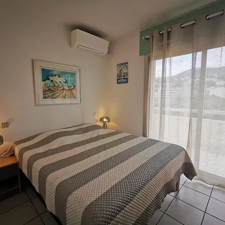 T2 4 Pers, Pieds Dans L'eau Avec Wifi, Parking Et Clim - Fr-1-803-1 Le Lavandou