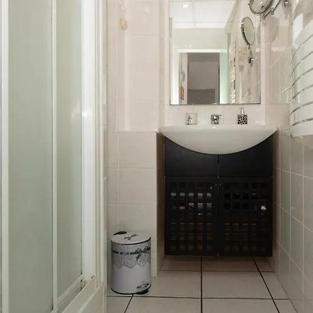 T2 4 Pers, Pieds Dans L'eau Avec Wifi, Parking Et Clim - Fr-1-803-1 Le Lavandou